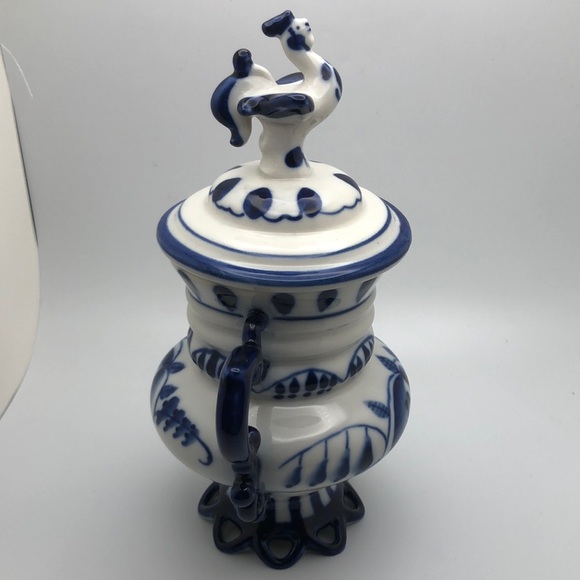 VTG Gzhel Russian hand painted porcelain cup with lid, Rooster Creamer - Picture 2 of 16
